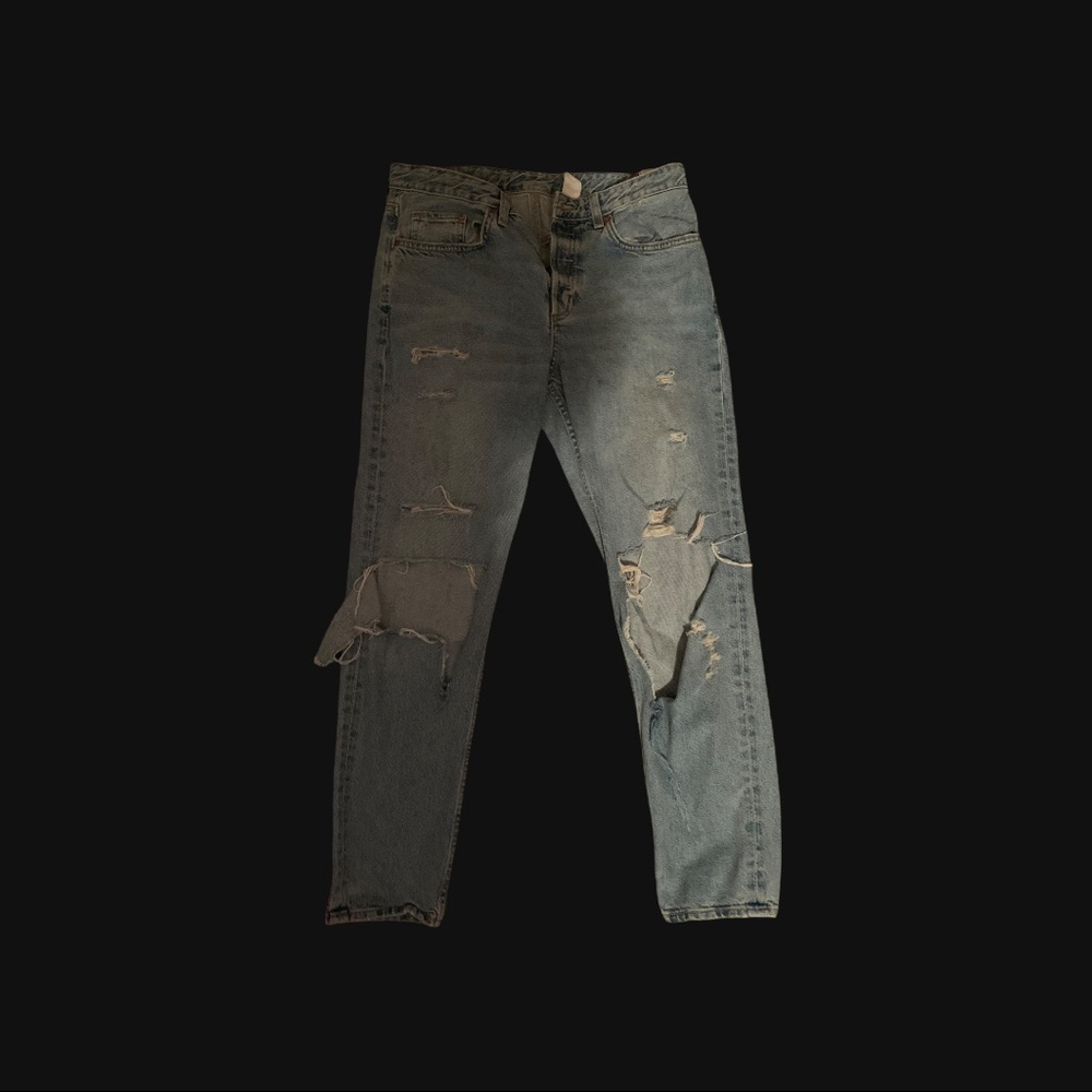 women’s distressed boyfriend jeans